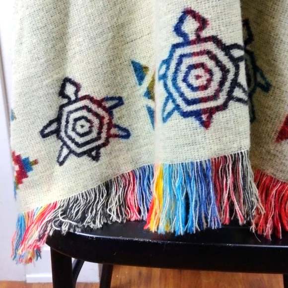 Hooded Peruvian Poncho with Aztec Inca turtle Designs. Turtle. hooded.. Aztec - Picture 15 of 15